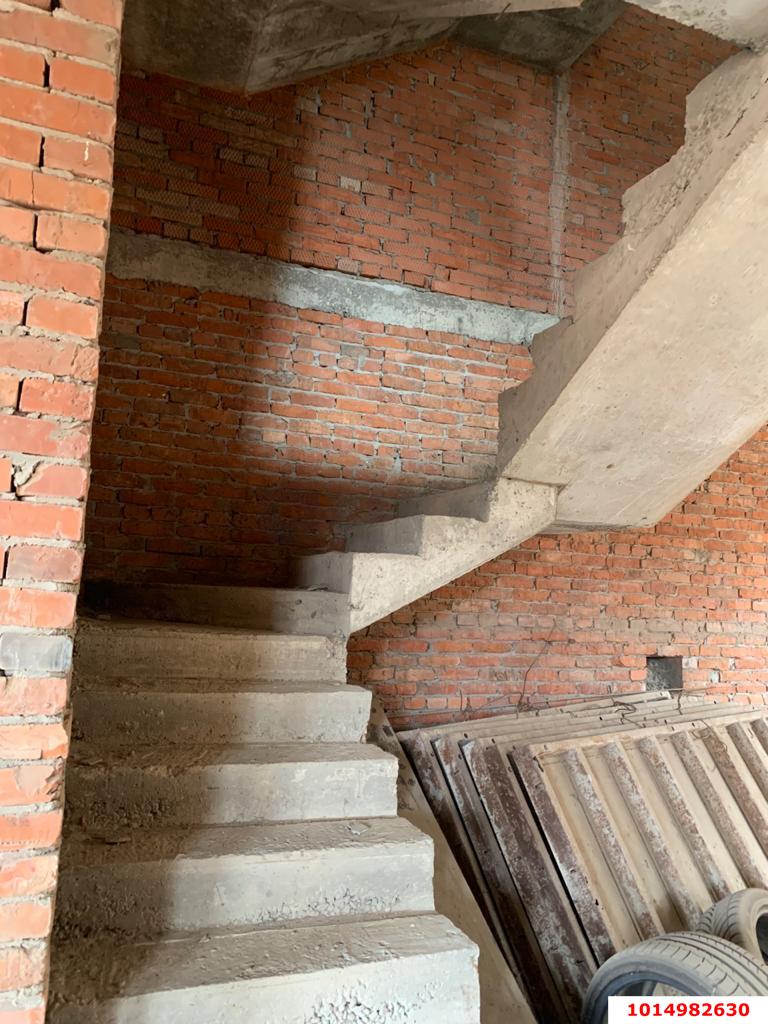 Фото №10: Дом 359&nbsp;м² + 4&nbsp;сот., 3&nbsp;эт. - Краснодар, Прикубанский внутригородской округ, мкр. Плодородный-2, ул. Исакиевская, 18
