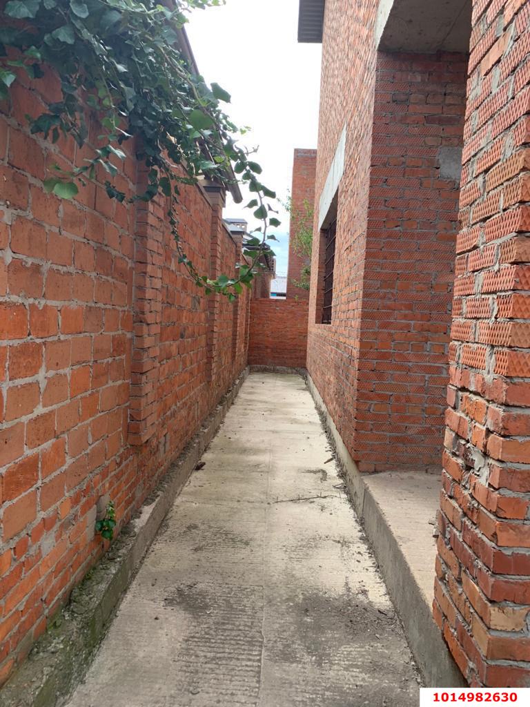 Фото №5: Дом 359&nbsp;м² + 4&nbsp;сот., 3&nbsp;эт. - Краснодар, Прикубанский внутригородской округ, мкр. Плодородный-2, ул. Исакиевская, 18