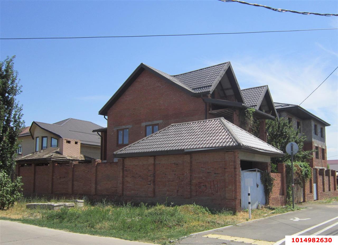 Фото №3: Дом 359&nbsp;м² + 4&nbsp;сот., 3&nbsp;эт. - Краснодар, Прикубанский внутригородской округ, мкр. Плодородный-2, ул. Исакиевская, 18