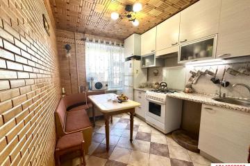 Фото №1: 4-комнатная квартира 73 м², 3/9 эт. - Краснодар, мкр. Фестивальный, ул. имени Тургенева, 181