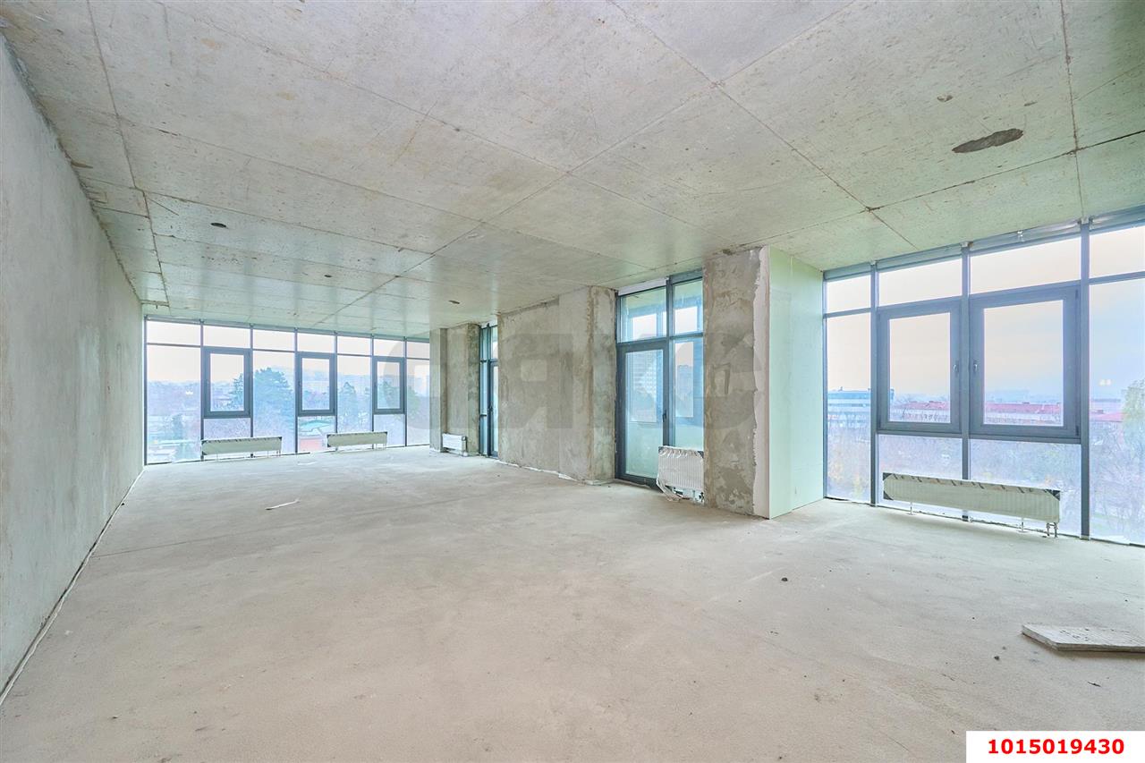Фото №1: 2-комнатная квартира 100&nbsp;м², 6/17&nbsp;эт. - Краснодар, Центральный внутригородской округ, Завод Измерительных Приборов, мкр. ЖК Сказка, ул. имени 40-летия Победы, 15