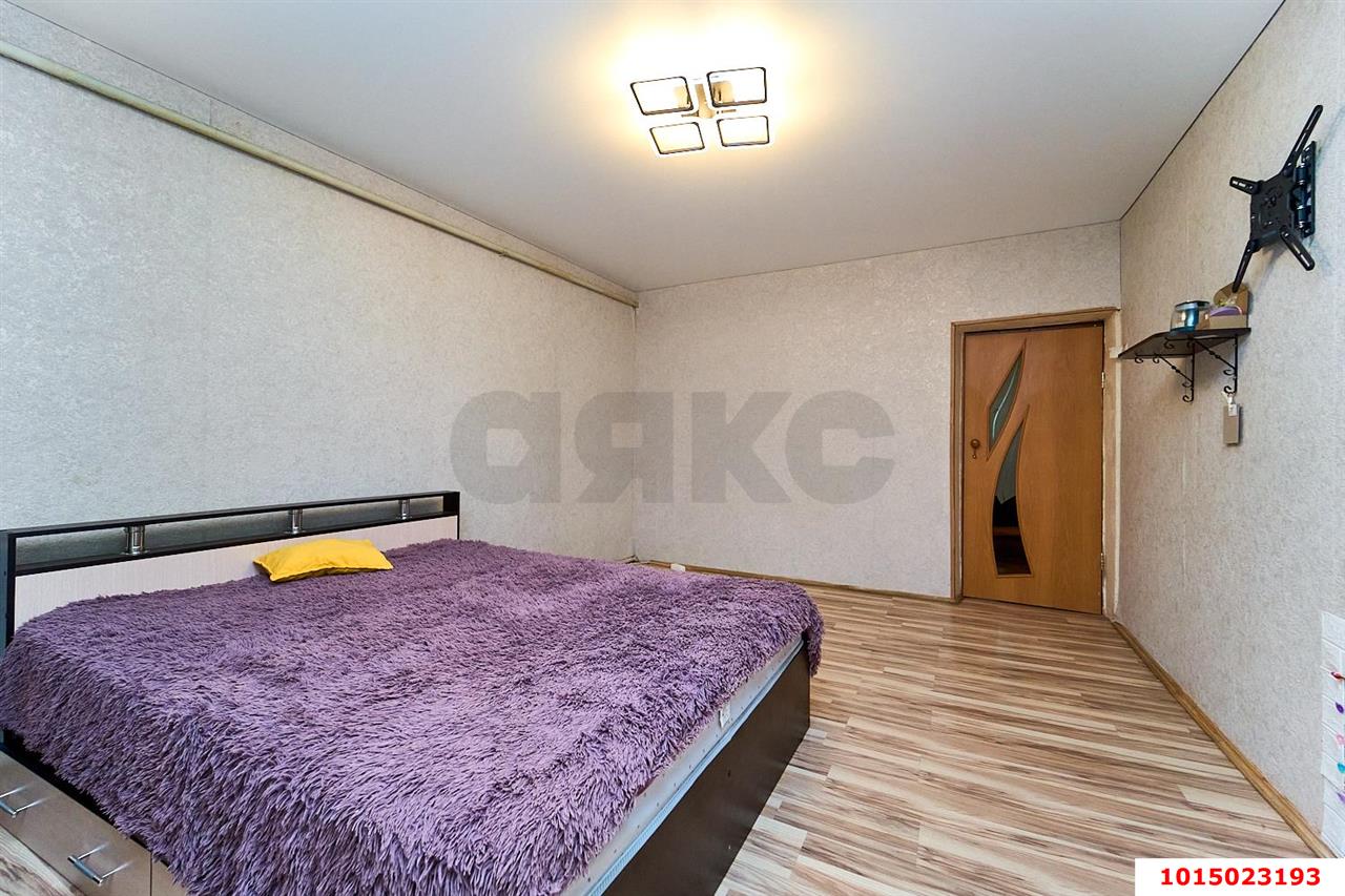 Фото №2: 3-комнатная квартира 76&nbsp;м², 2/2&nbsp;эт. - Краснодар, Центральный внутригородской округ, мкр. Центральный, пр-д 1-й  Ломоносова, 1