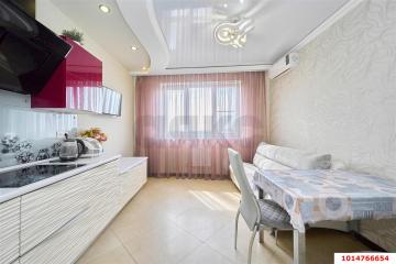Фото №1: 2-комнатная квартира 75&nbsp;м², 15/18&nbsp;эт. - Краснодар, мкр. Комсомольский, ул. Сормовская, 204А