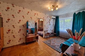 Фото №1: 2-комнатная квартира 36 м², 5/5 эт. - Краснодар, мкр. Славянский, ул. Азовская, 13