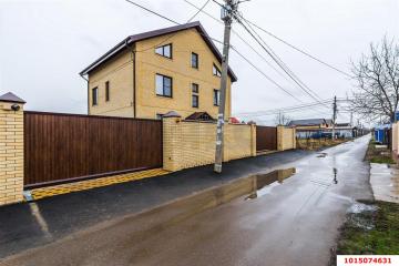 Фото №1: Дом 284&nbsp;м², 3&nbsp;эт. - Ветеран, мкр. Прикубанский внутригородской округ, ул. Сиреневая