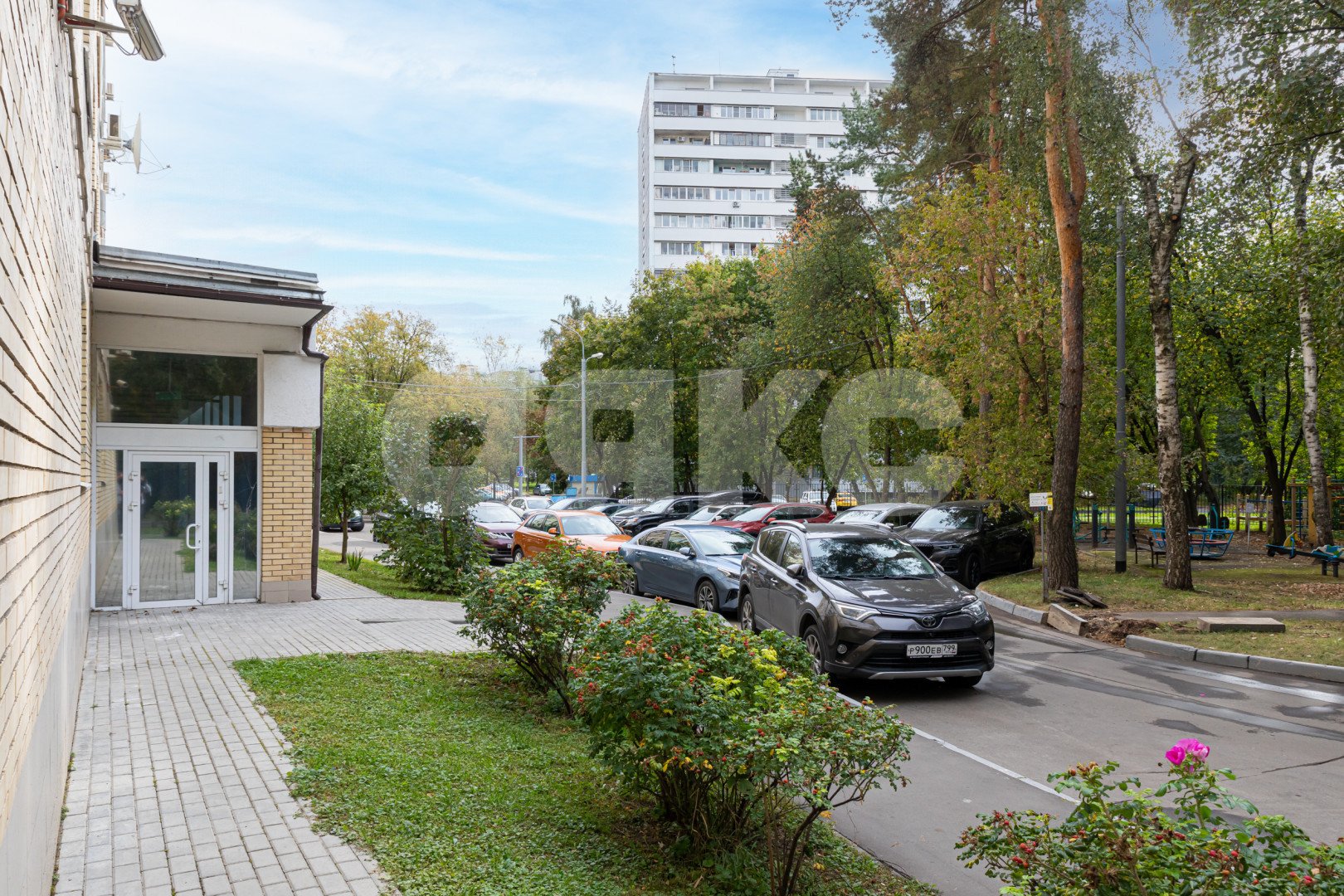 Фото №4: Коммерция 907&nbsp;м², 1/14&nbsp;эт. - Москва, р. Лосиноостровский, ул. Челюскинская, 9