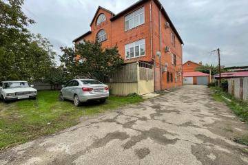 Фото №1: 2-комнатная квартира 51 м², 1/3 эт. - Краснодар, мкр. Прикубанский внутригородской округ, ул. Тепличная, 66