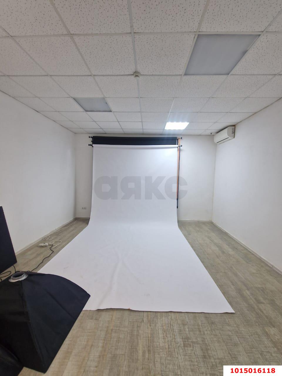 Фото №10: Студия 105&nbsp;м², 1/23&nbsp;эт. - Краснодар, Карасунский внутригородской округ, мкр. Гидростроителей, ул. Автолюбителей, 52/5