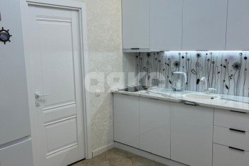 Фото №1: 2-комнатная квартира 56 м², 10/16 эт. - Сочи, р. Центральный, ул. Первомайская, 11
