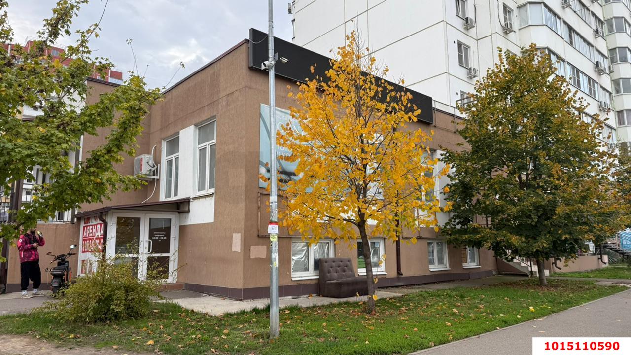 Фото №1: Торговое помещение 111&nbsp;м², 2&nbsp;эт. - Краснодар, Прикубанский внутригородской округ, мкр. Восточно-Кругликовский, ул. Героев-Разведчиков, 23/1