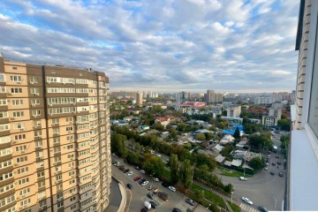 Фото №1: 1-комнатная квартира 42&nbsp;м², 18/20&nbsp;эт. - Краснодар, мкр. ЖК На Стахановской, ул. Стахановская, 1/3