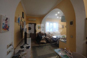 Фото №1: Дом 234 м² + 5.67 сот., 2 эт. - Горячий Ключ, мкр. Курортная Зона, ул. Коммунистическая, 42А