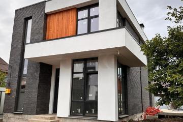 Фото №1: Дом 180&nbsp;м², 2&nbsp;эт. - Краснодар, мкр. Завод Радиоизмерительных Приборов, ул. Брюховецкая