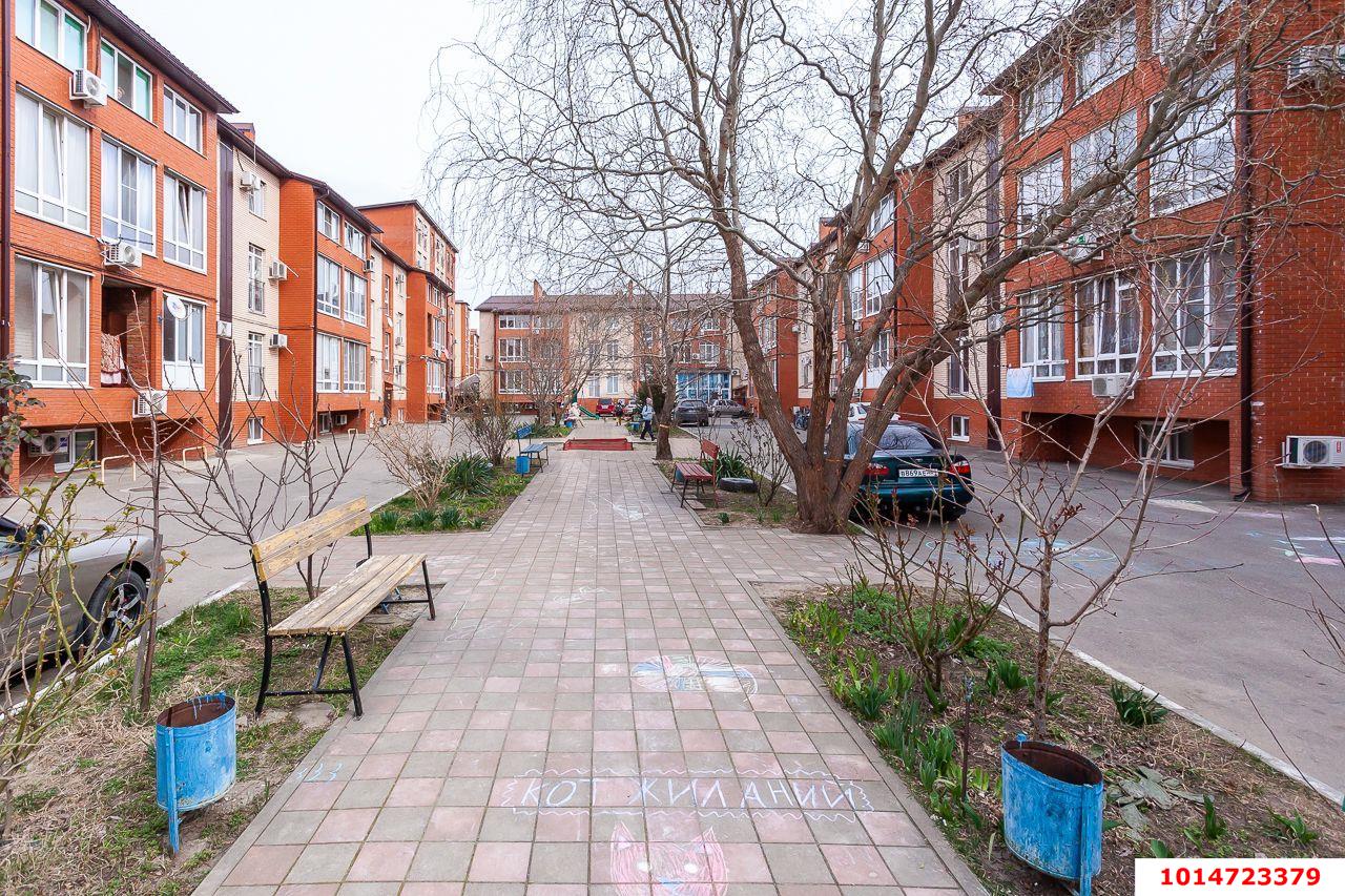Фото №1: 1-комнатная квартира 43&nbsp;м², 1/3&nbsp;эт. - Краснодар, Прикубанский внутригородской округ, Калинино, мкр. Завод Радиоизмерительных Приборов, пер. Гаражный, 12/3к1