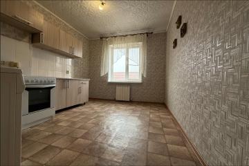 Фото №1: 2-комнатная квартира 42 м², 3/3 эт. - Краснодар, мкр. Северный, ул. Академика Губкина, 26