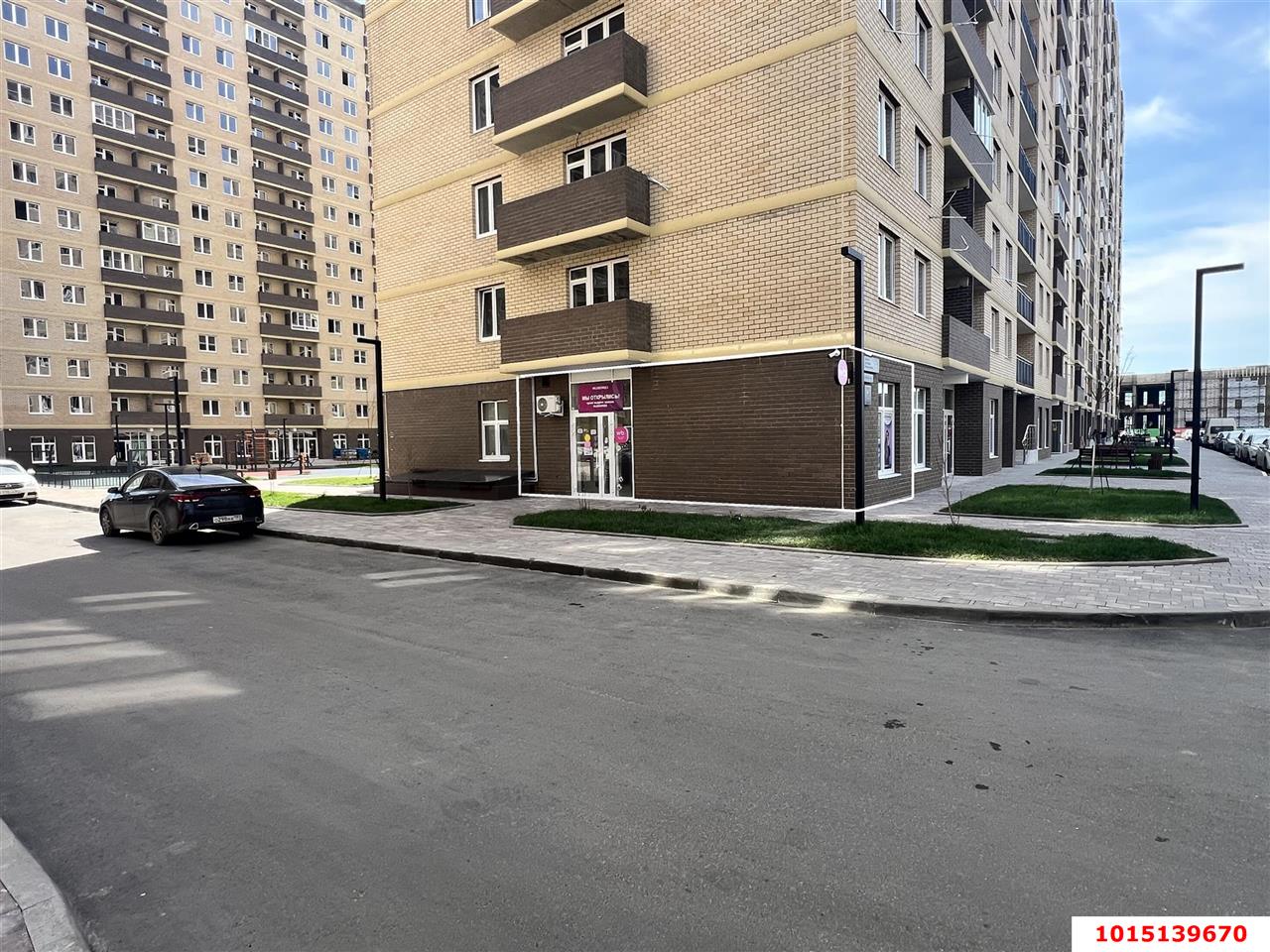 Фото №1: Торговое помещение 30&nbsp;м², 1/16&nbsp;эт. - Краснодар, Прикубанский внутригородской округ, мкр. жилой комплекс Дыхание, ул. Лётчика Позднякова, 2к28