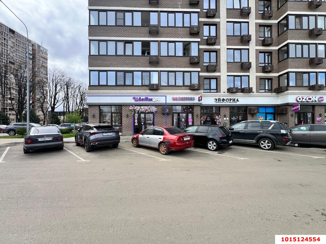 Фото №1: Торговое помещение 26&nbsp;м², 1/24&nbsp;эт. - Краснодар, Прикубанский внутригородской округ, мкр. Парк Победы, ул. Героя Пешкова, 14к3