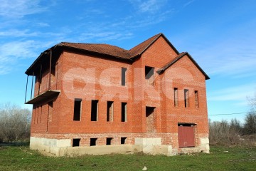 Фото №1: Дом 350 м² + 19.8 сот., 1 эт. - Саратовская, мкр. 13-й квартал, 5