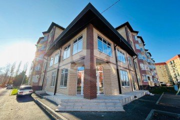 Фото №1: Коммерция 300&nbsp;м², 3&nbsp;эт. - Майкоп, мкр. квартал Черёмушки, ул. Димитрова, 23