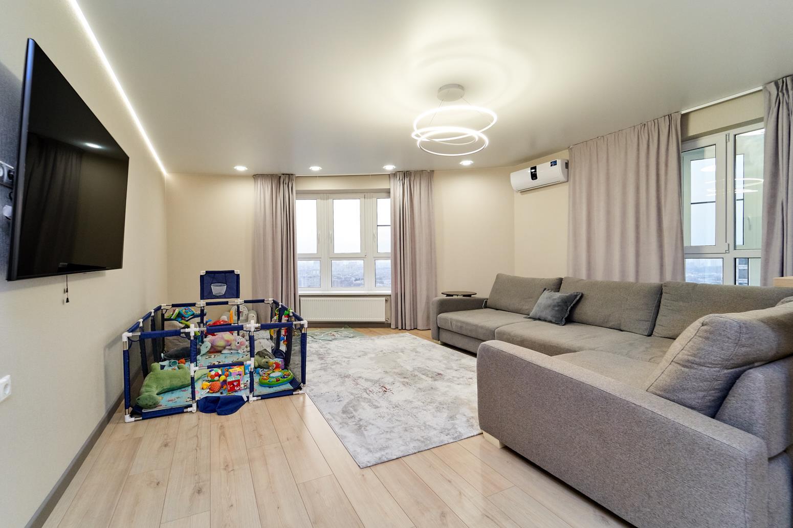 Фото №3: 2-комнатная квартира 74&nbsp;м², 21/24&nbsp;эт. - Краснодар, Карасунский внутригородской округ, Хлопчато-бумажный Комбинат, мкр. жилой комплекс Фамилия, ул. Старокубанская, 124