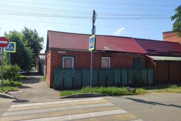 Фото №1: Дом 40&nbsp;м², 1&nbsp;эт. - Краснодар, мкр. Центральный, ул. Кутузова, 9