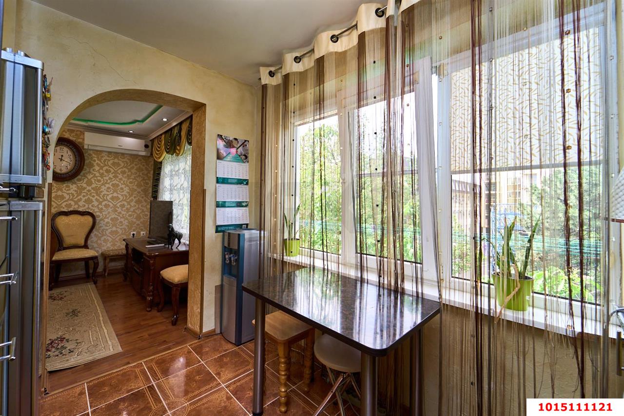 Фото №13: 3-комнатная квартира 70&nbsp;м², 5/5&nbsp;эт. - Краснодар, мкр. Западный внутригородской округ, ул. Красная, 155