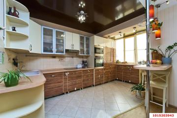 Фото №1: 2-комнатная квартира 84 м², 4/6 эт. - Краснодар, мкр. Музыкальный, ул. имени Сергея Есенина, 84
