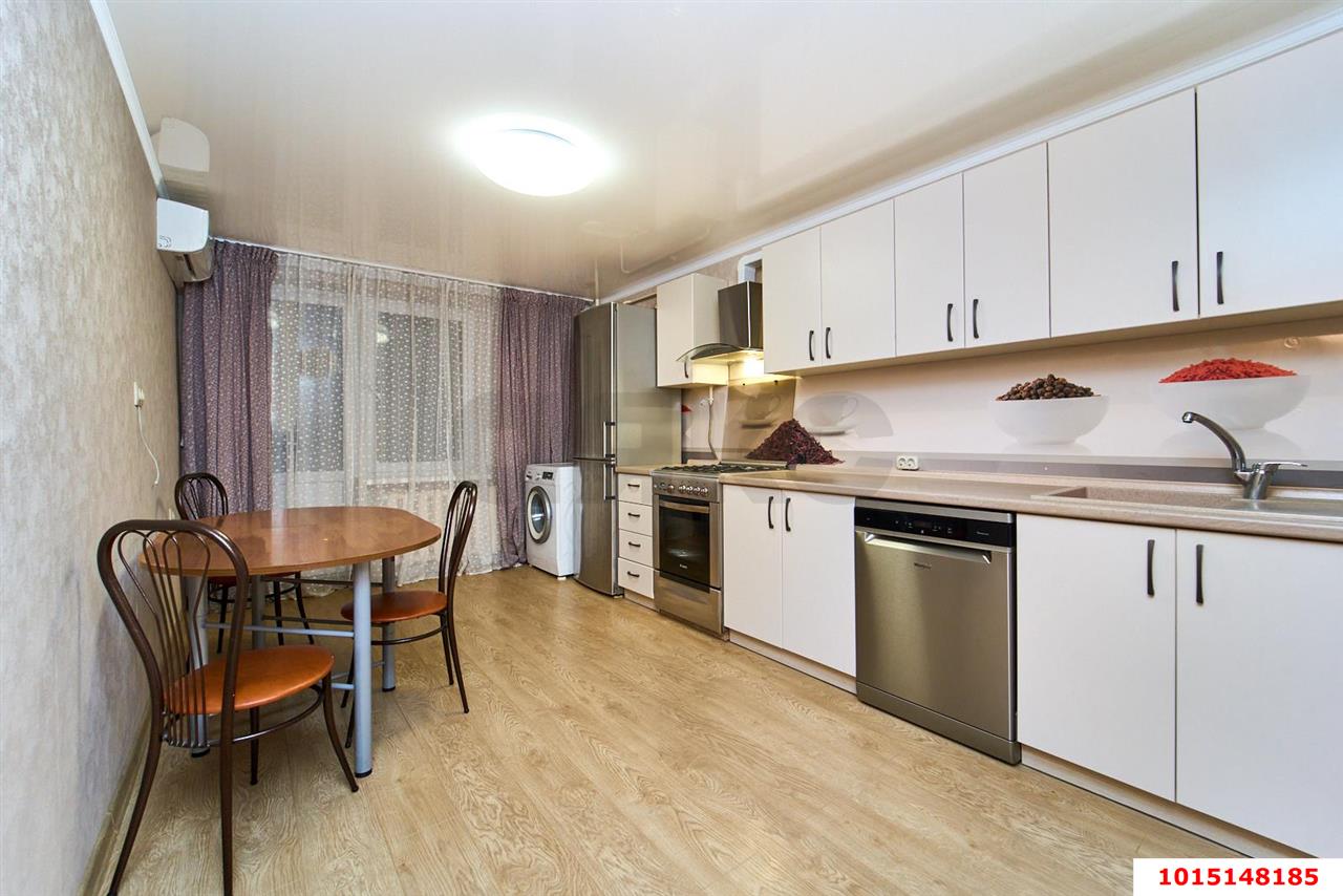 Фото №1: 3-комнатная квартира 78&nbsp;м², 1/10&nbsp;эт. - Краснодар, Прикубанский внутригородской округ, мкр. Славянский, ул. Красных Партизан, 79