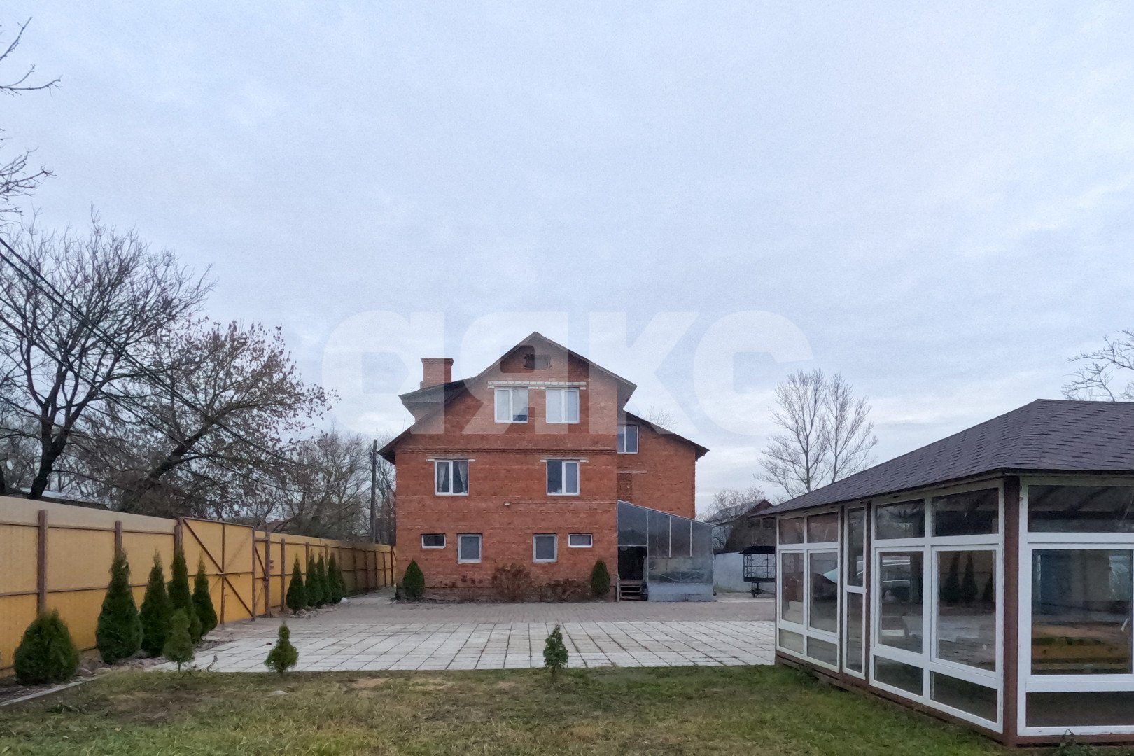 Фото №2: Дом 243&nbsp;м² + 13.5&nbsp;сот., 3&nbsp;эт. - Пирогово, ул. Центральная, 43
