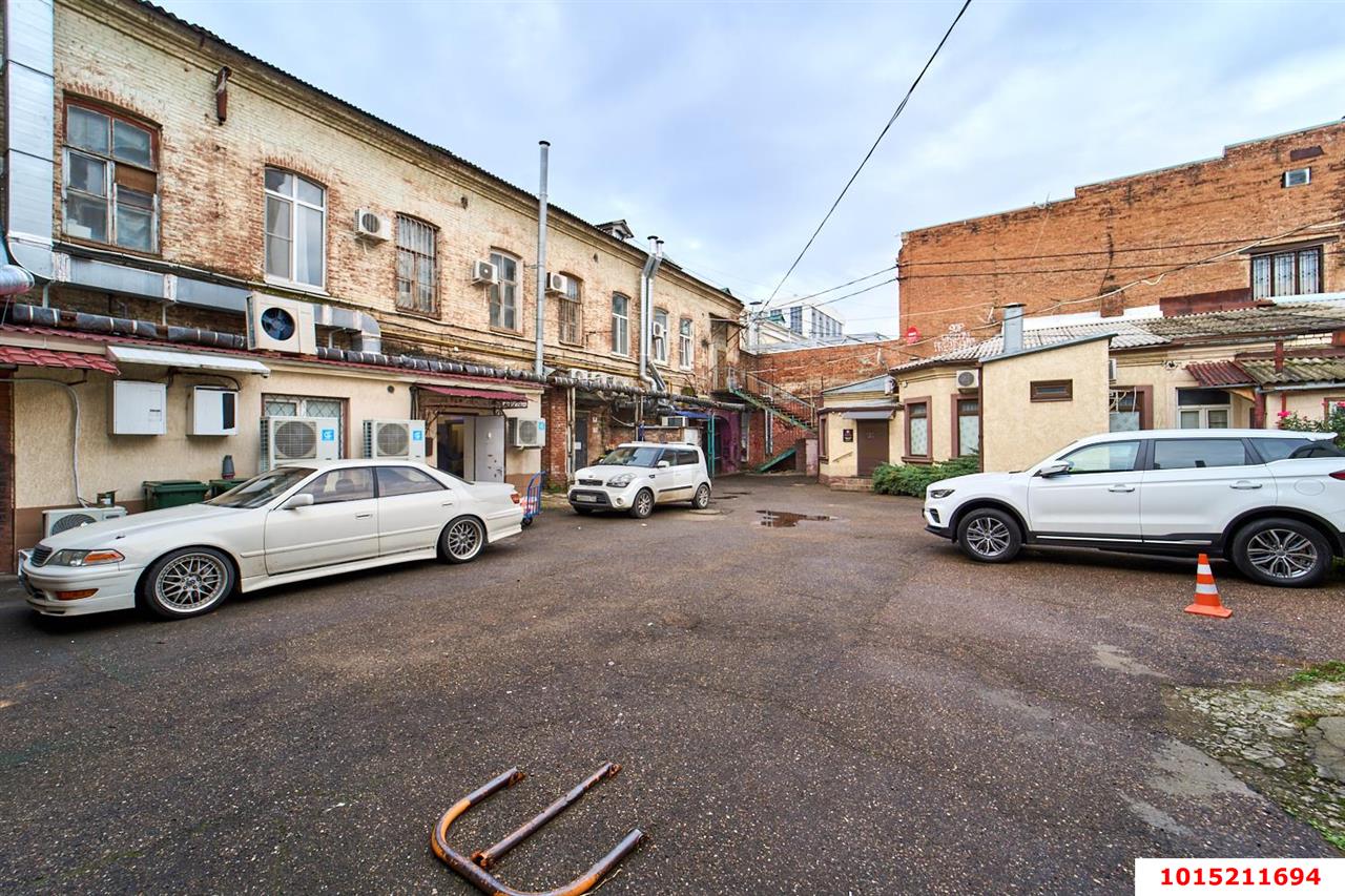 Фото №7: Комната 18&nbsp;м², 2/2&nbsp;эт. - Краснодар, Центральный внутригородской округ, мкр. Центральный, ул. Карасунская, 79