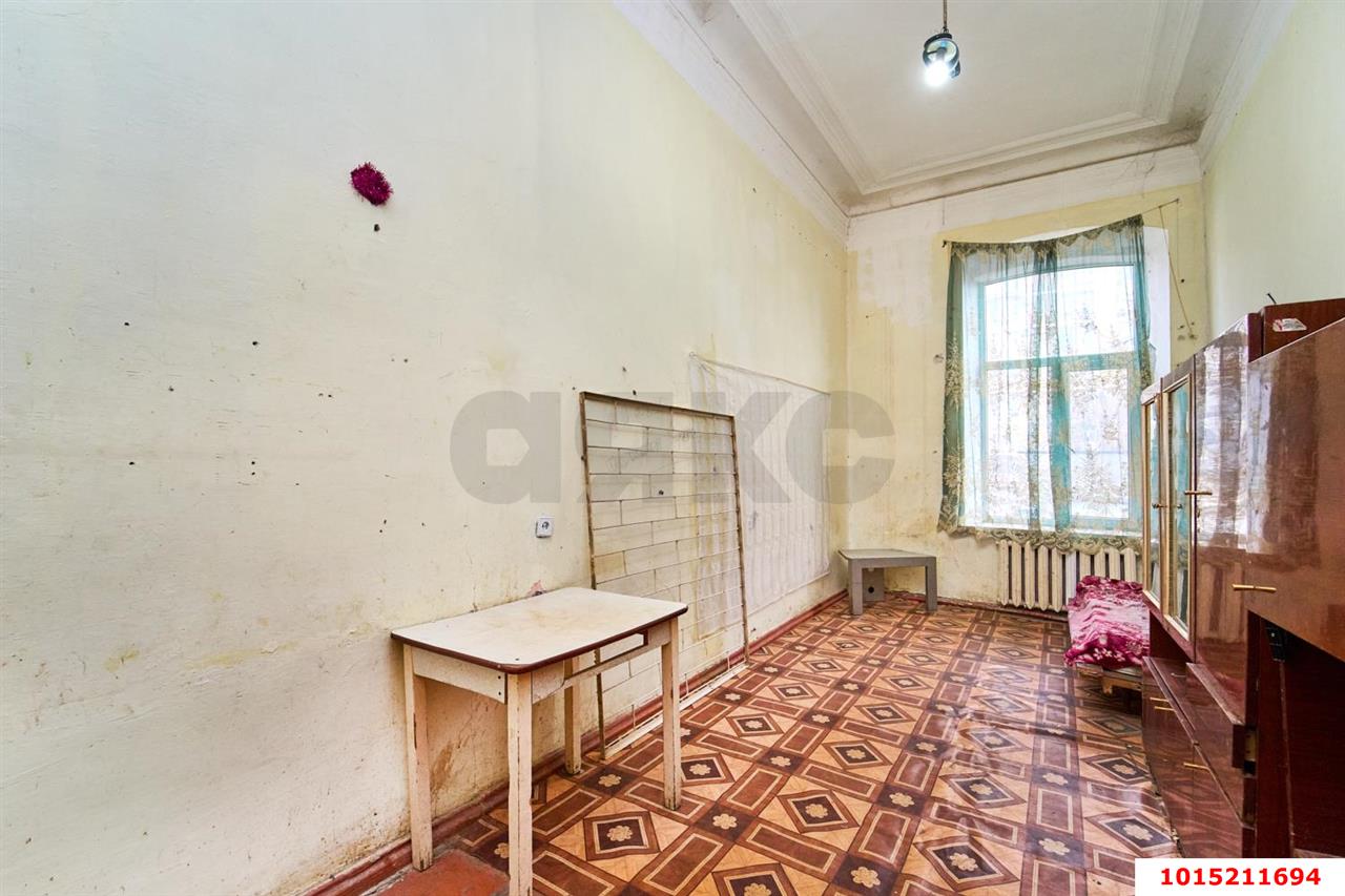 Фото №2: Комната 18&nbsp;м², 2/2&nbsp;эт. - Краснодар, Центральный внутригородской округ, мкр. Центральный, ул. Карасунская, 79