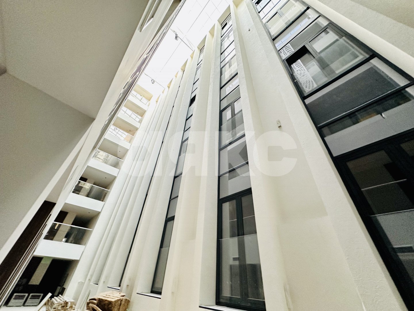 Фото №15: Апартаменты 57&nbsp;м², 3/8&nbsp;эт. - Сочи, Хостинский, мкр. Светлана, ул. Яна Фабрициуса, 33