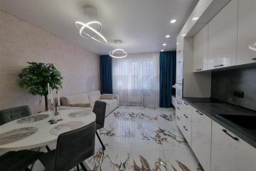 Фото №1: 3-комнатная квартира 90 м², 12/16 эт. - Краснодар, мкр. Юбилейный, б-р Платановый, 2