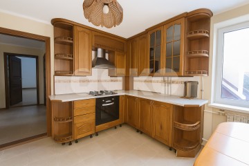 Фото №1: 4-комнатная квартира 106&nbsp;м², 3/3&nbsp;эт. - Мариуполь, мкр. Черёмушки, ул. Цыбулько, 11