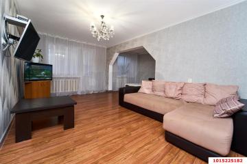 Фото №1: 4-комнатная квартира 80 м², 10/10 эт. - Краснодар, мкр. Юбилейный, ул. 70-летия Октября, 34