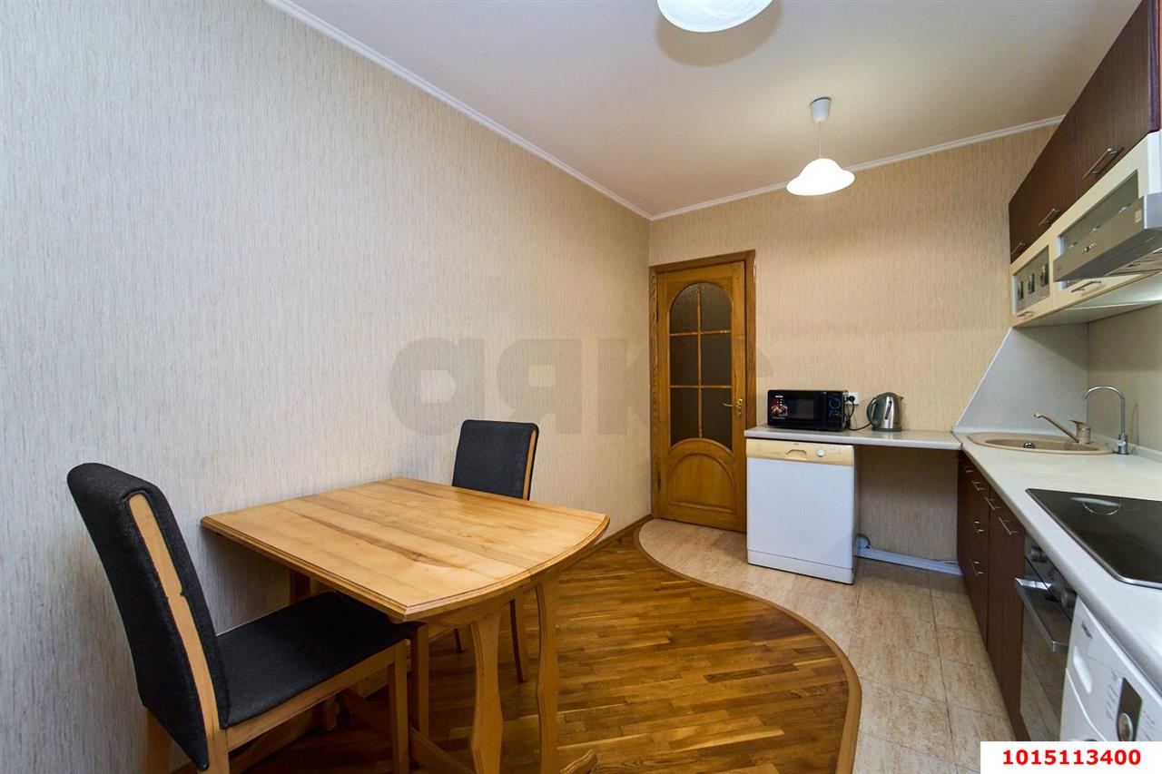 Фото №7: 3-комнатная квартира 64&nbsp;м², 2/9&nbsp;эт. - Краснодар, Западный внутригородской округ, мкр. Юбилейный, пр-кт Чекистов, 42