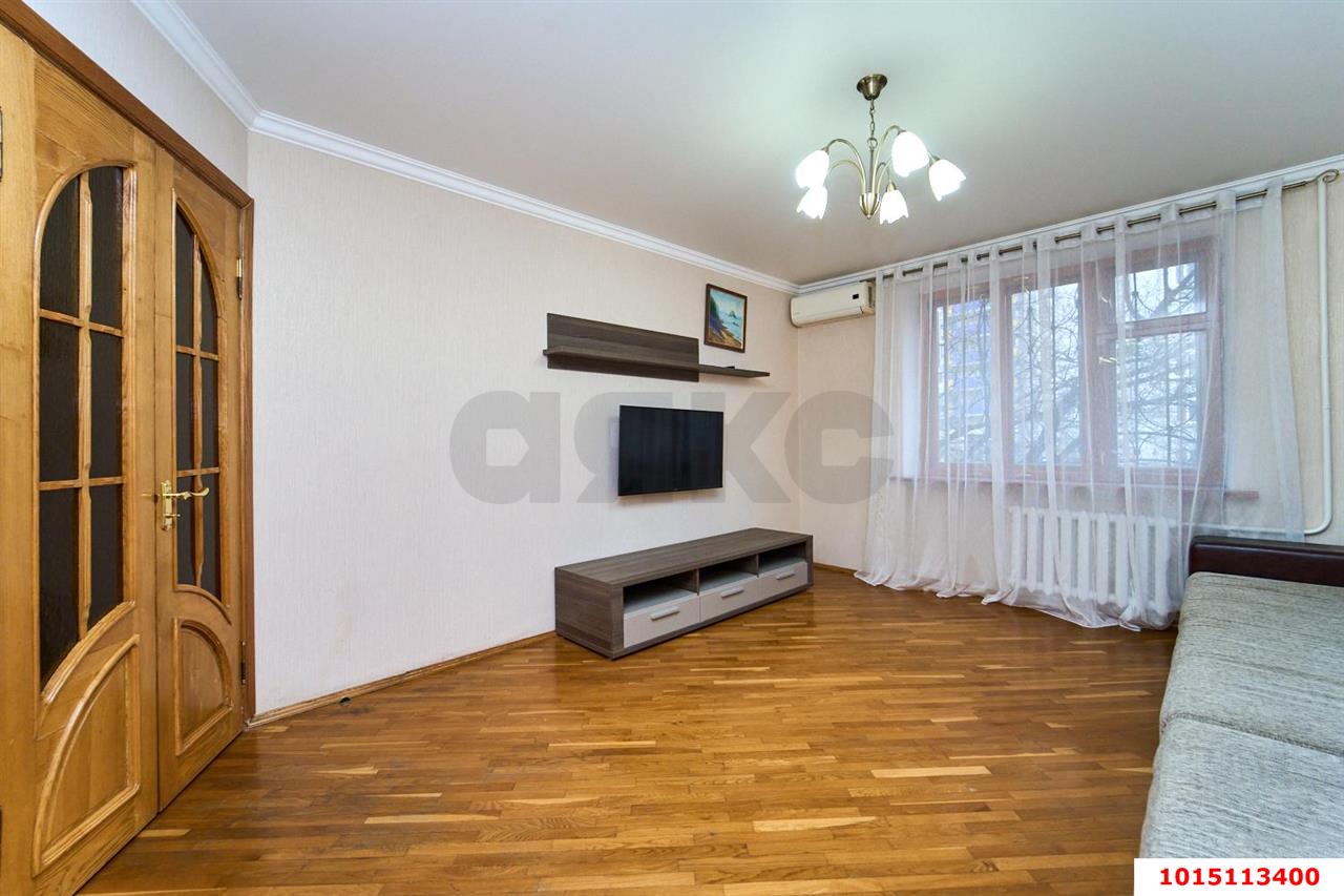 Фото №3: 3-комнатная квартира 64&nbsp;м², 2/9&nbsp;эт. - Краснодар, Западный внутригородской округ, мкр. Юбилейный, пр-кт Чекистов, 42
