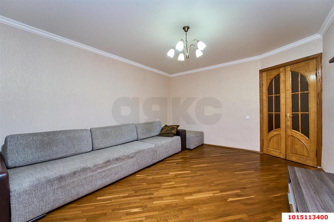 Фото №2: 3-комнатная квартира 64&nbsp;м², 2/9&nbsp;эт. - Краснодар, Западный внутригородской округ, мкр. Юбилейный, пр-кт Чекистов, 42