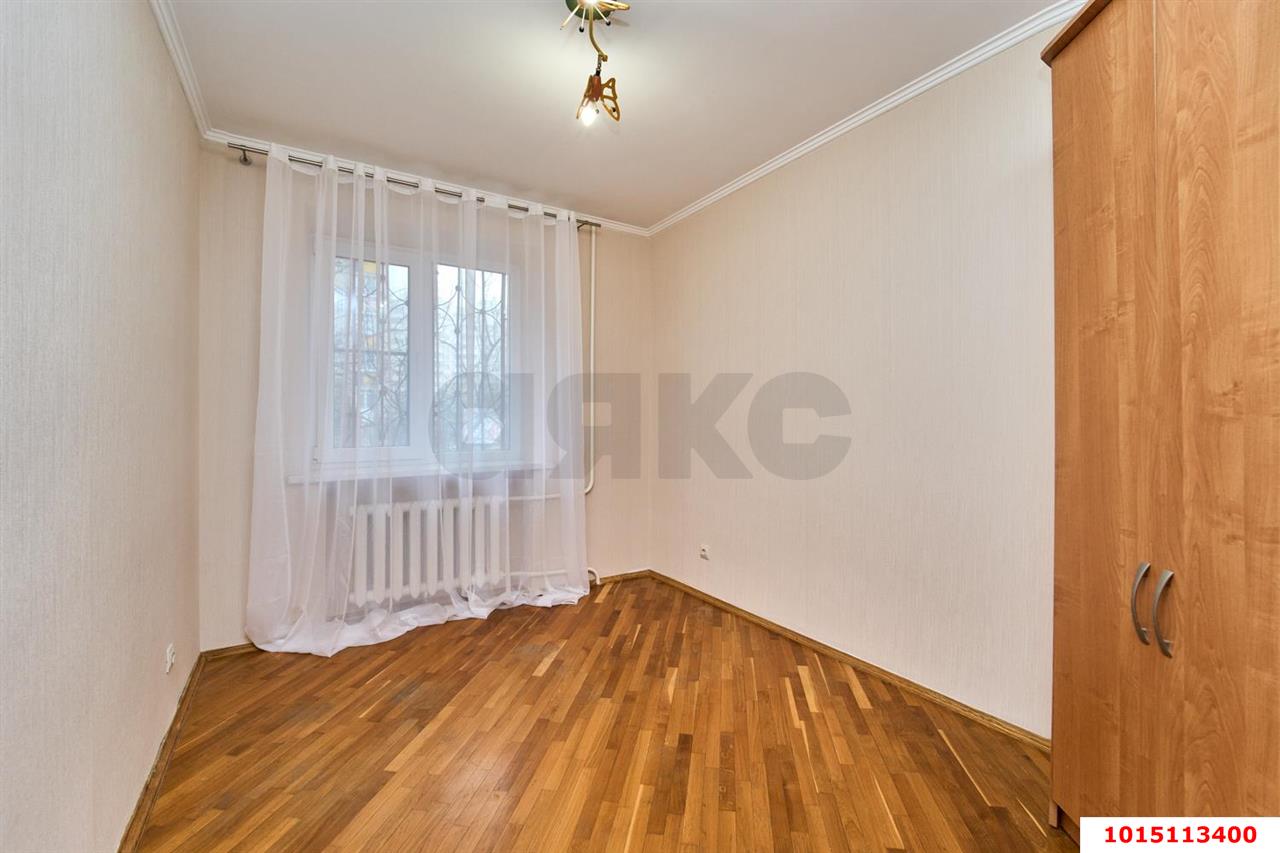 Фото №4: 3-комнатная квартира 64&nbsp;м², 2/9&nbsp;эт. - Краснодар, Западный внутригородской округ, мкр. Юбилейный, пр-кт Чекистов, 42