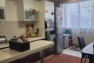 Фото №1: 3-комнатная квартира 78&nbsp;м², 1/12&nbsp;эт. - Краснодар, мкр. Юбилейный, б-р Платановый, 12