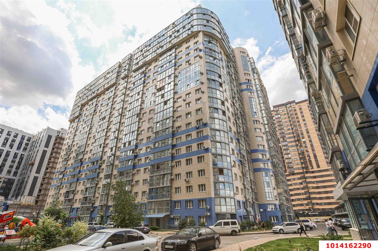 Фото №1: 4-комнатная квартира 154&nbsp;м², 20/22&nbsp;эт. - Краснодар, Карасунский внутригородской округ, мкр. Хлопчато-бумажный Комбинат, ул. Уральская, 75А