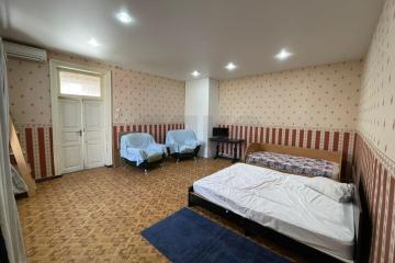 Фото №1: 1-комнатная квартира 35&nbsp;м², 1/1&nbsp;эт. - Краснодар, мкр. Центральный, ул. Митрофана Седина, 92