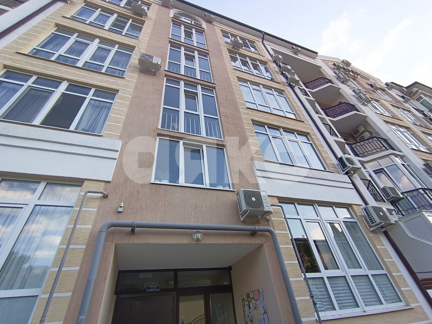 Фото №1: 1-комнатная квартира 54&nbsp;м², 4/6&nbsp;эт. - Геленджик, мкр. жилой комплекс Лазурный, ул. Туристическая, 3к1