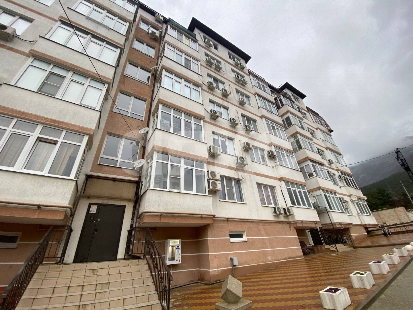 Фото №6: 2-комнатная квартира 49&nbsp;м², 1/6&nbsp;эт. - Геленджик, ул. Савицкого, 11А