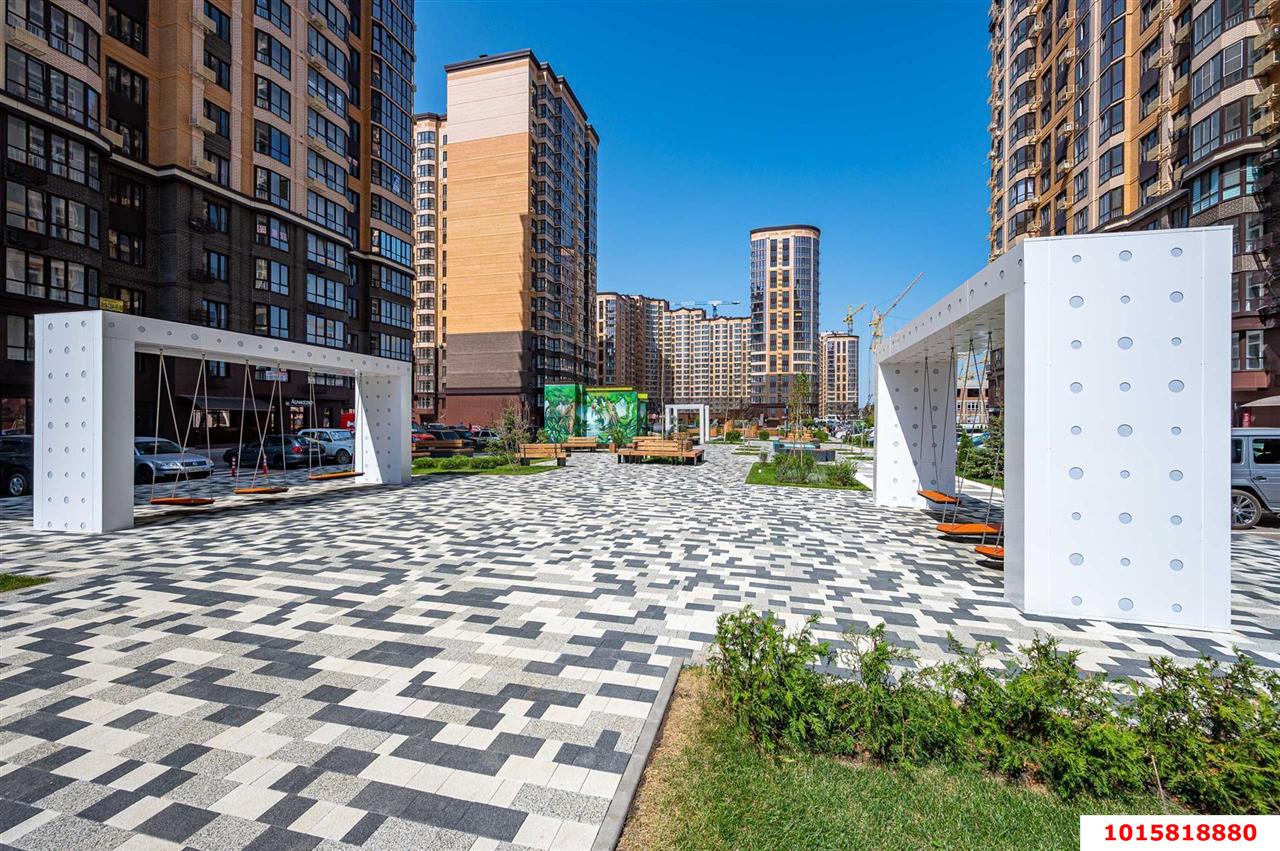 Фото №1: 2-комнатная квартира 53&nbsp;м², 19/20&nbsp;эт. - Краснодар, Прикубанский внутригородской округ, мкр. Достояние, ул. Григория Булгакова, 8к1
