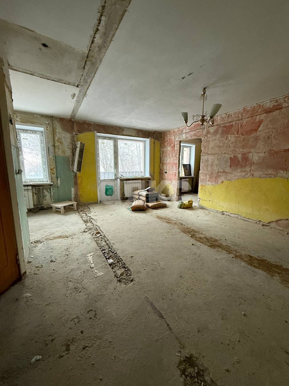 Фото №1: 3-комнатная квартира 55&nbsp;м², 2/5&nbsp;эт. - Мариуполь, р. Жовтневый, ул. Энгельса, 32