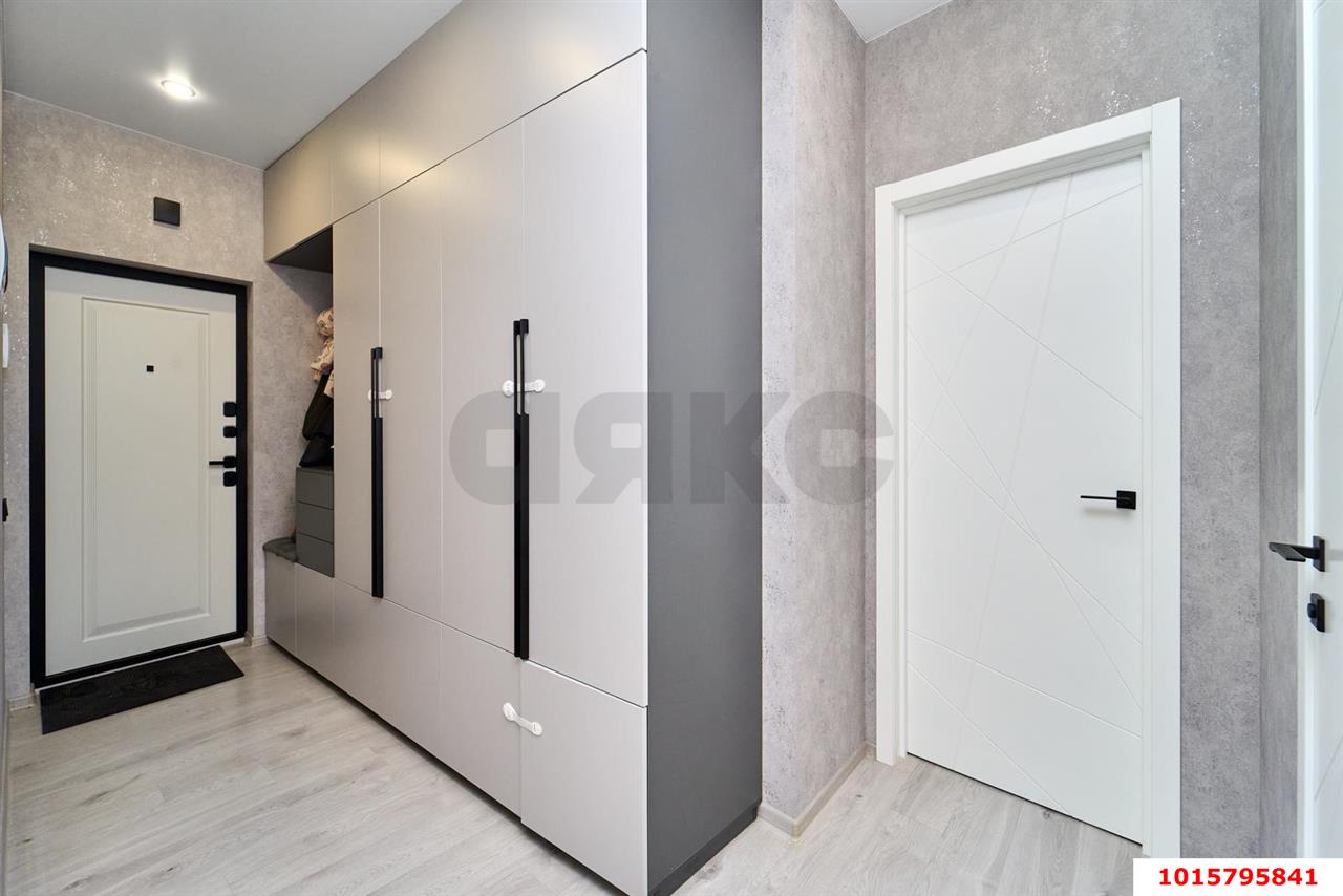 Фото №3: 2-комнатная квартира 60&nbsp;м², 13/16&nbsp;эт. - Краснодар, Прикубанский внутригородской округ, мкр. ЖК Красная Площадь, ул. Конгрессная, 25
