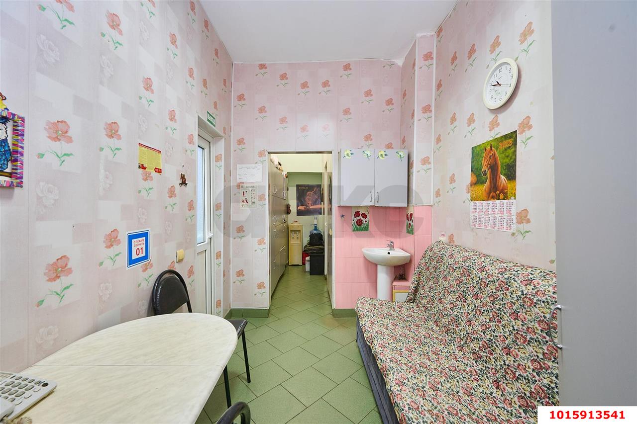Фото №4: Торговое помещение 69&nbsp;м², 1/5&nbsp;эт. - Краснодар, Карасунский внутригородской округ, мкр. Хлопчато-бумажный Комбинат, ул. Дунайская, 54/1
