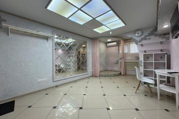 Фото №1: Торговое помещение 20&nbsp;м², -1/12&nbsp;эт. - Краснодар, мкр. Юбилейный, пр-кт Чекистов, 4