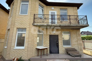Фото №1: Дом 186 м² + 3 сот., 2 эт. - Анапская, ул. Карчевского, 9